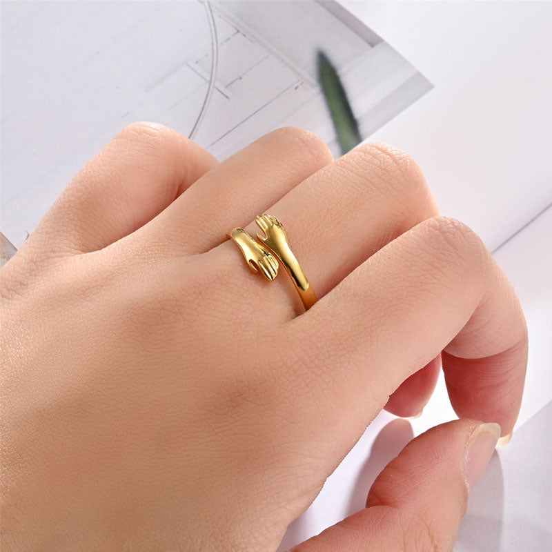 Der Ring, der eine liebevolle Umarmung symbolisiert