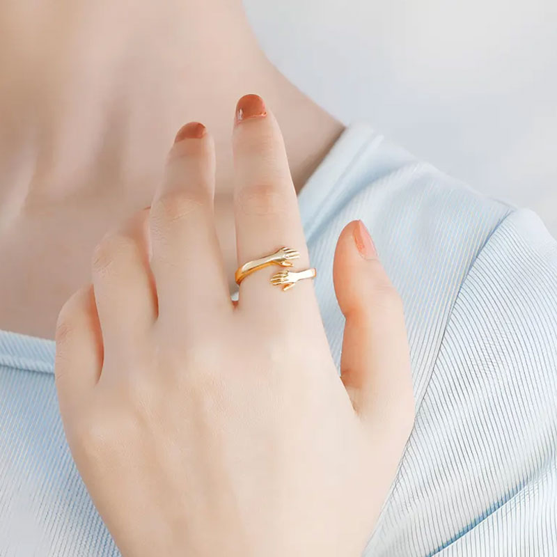 Der Ring, der eine liebevolle Umarmung symbolisiert