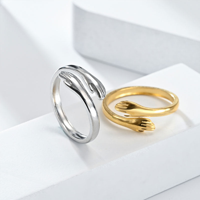 Der Ring, der eine liebevolle Umarmung symbolisiert