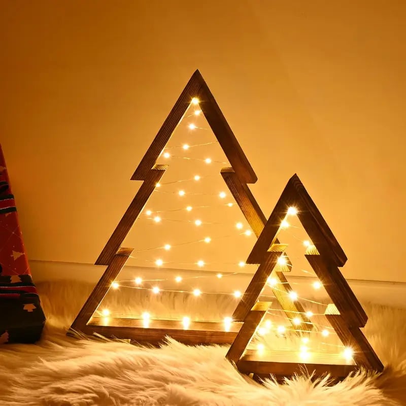 Leuchtender Weihnachtsbaum aus Holz