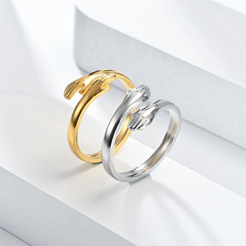 Der Ring, der eine liebevolle Umarmung symbolisiert