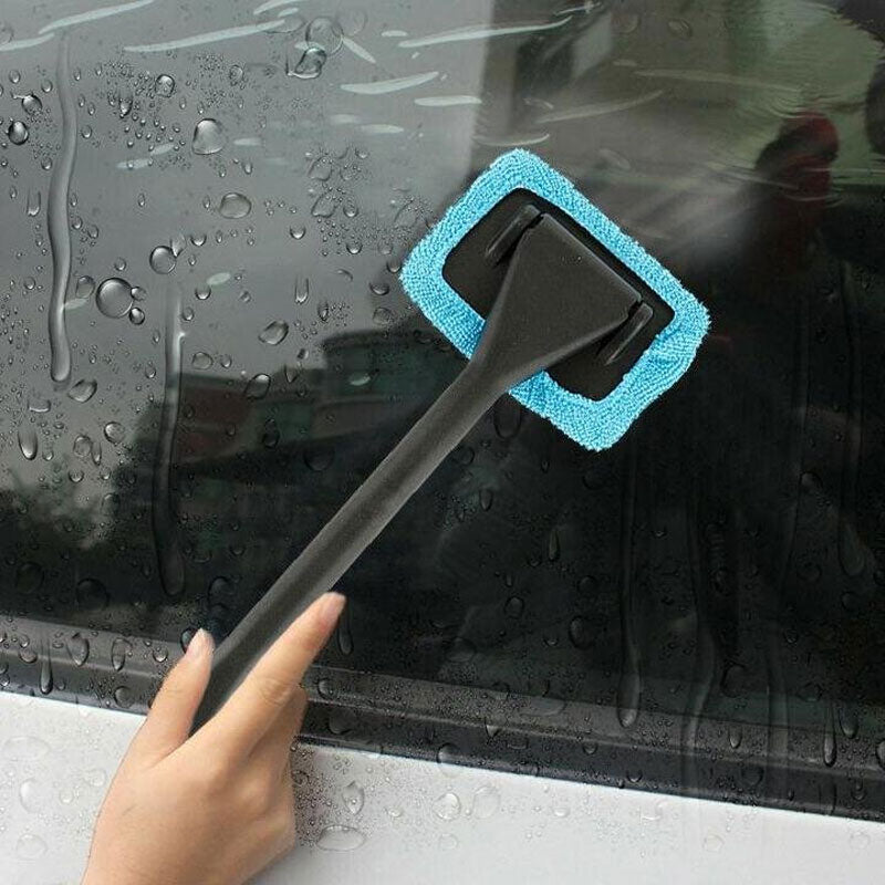 Autoscheiben mit Mikrofaser reinigen
