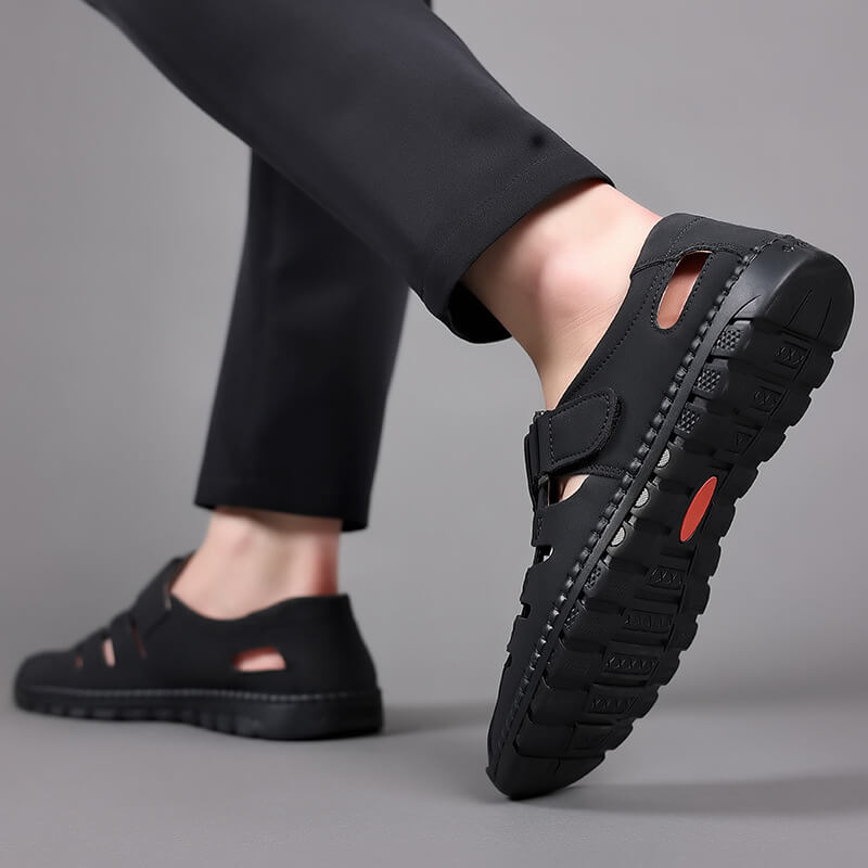 Trendige Sandalen aus perforiertem PU-Leder