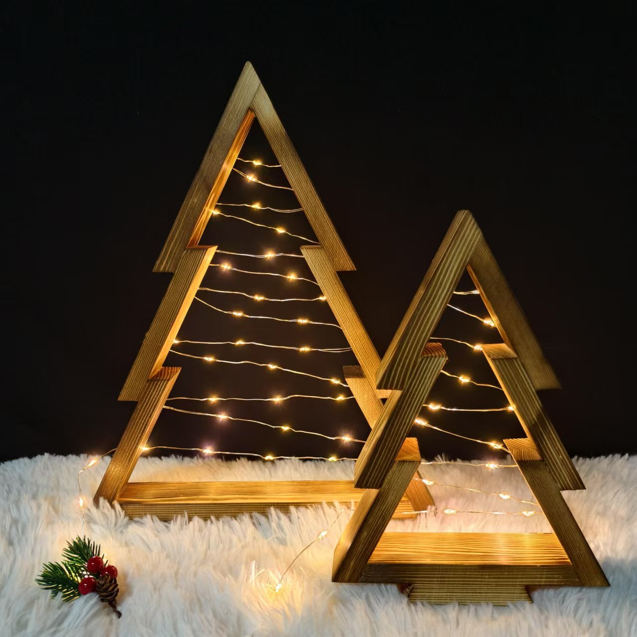 Leuchtender Weihnachtsbaum aus Holz
