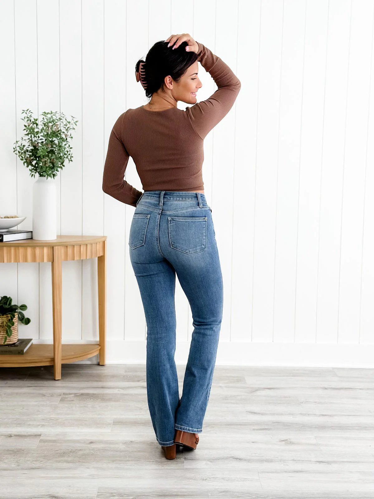 Taillenbetonte Trompetenjeans