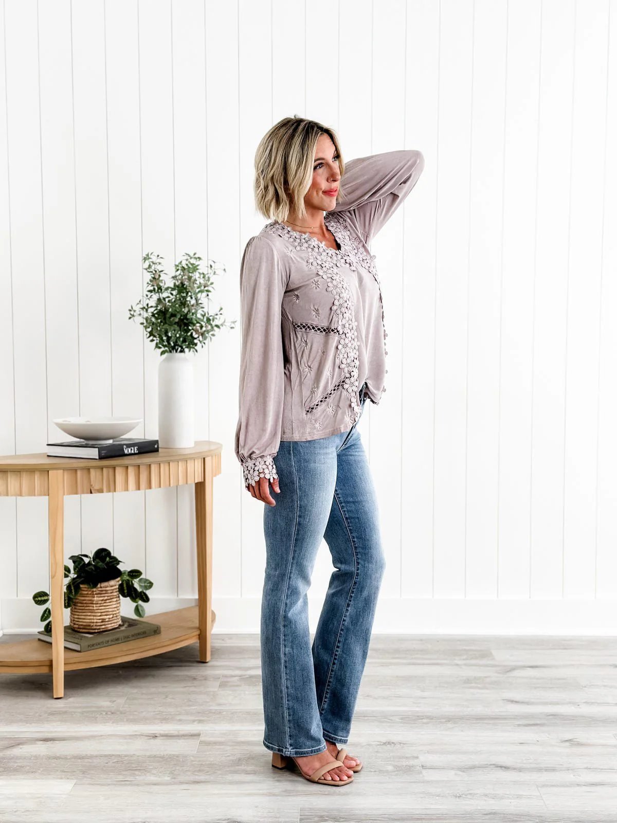 Taillenbetonte Trompetenjeans