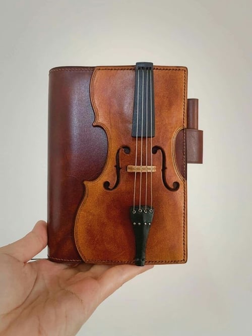 🔥HEISSER ANGEBOT – Vintage-Notizbuch aus Leder im Geigen-Design – Retro-Notizbuch mit Linien zum Schreiben, musikalisches Geschenk für Musiker, Musiklehrer und Musikliebhaber (ab 2 Stück versandkostenfrei)