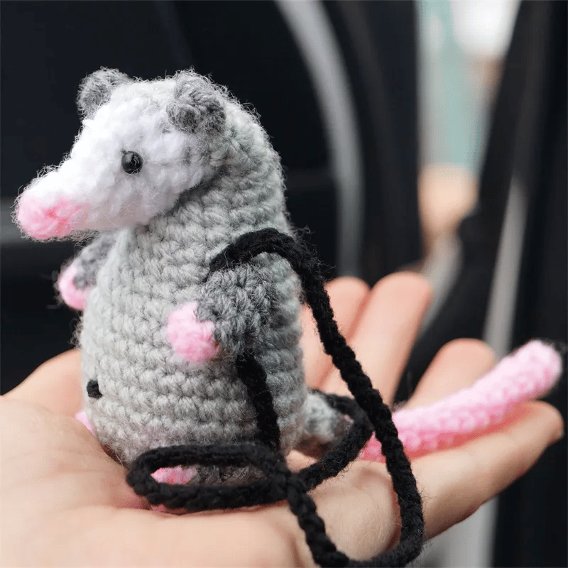 🔥 LETZTER TAG 49 % RABATT – Possum-Autoanhänger (100 % handgestrickt