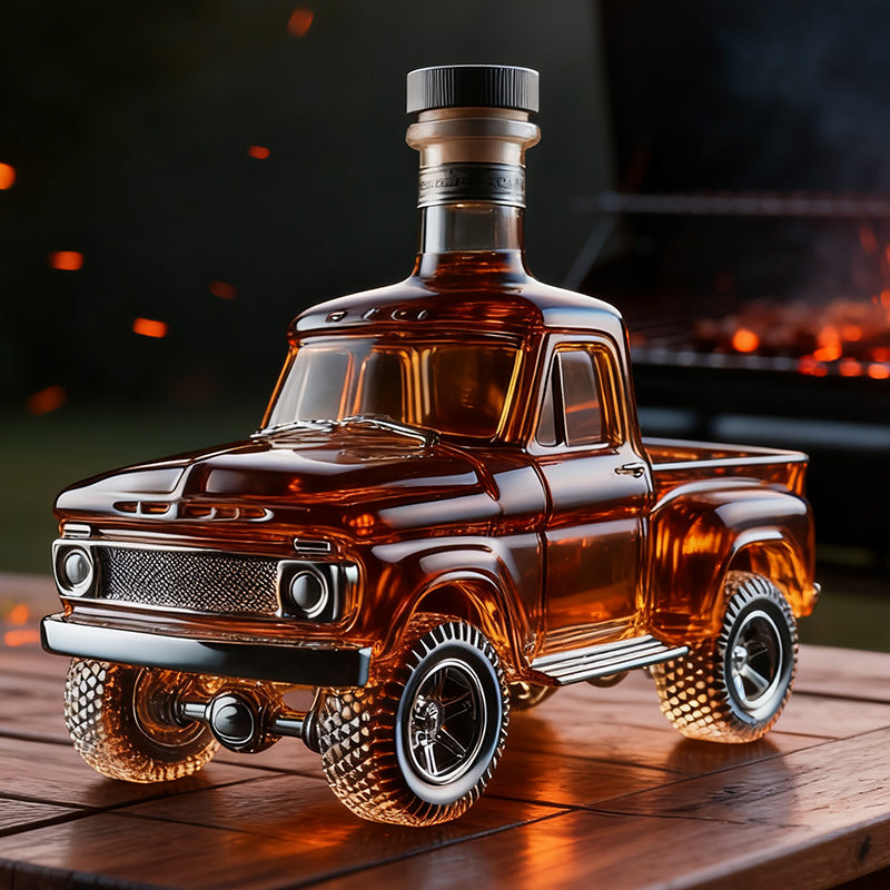 Whiskeyflasche im Retro-Auto-Design