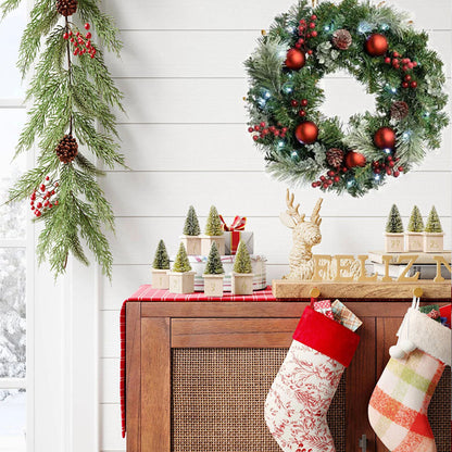 Weihnachtsdekorationen Und Girlanden
