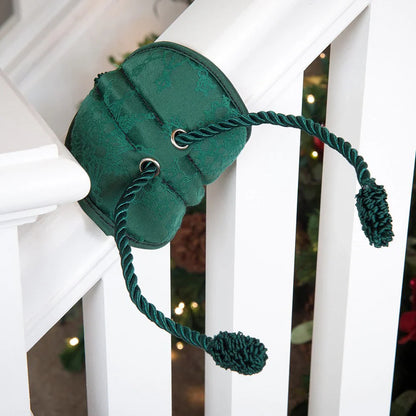 Sichere und stilvolle Girlandenbinder für Weihnachtsgeländer