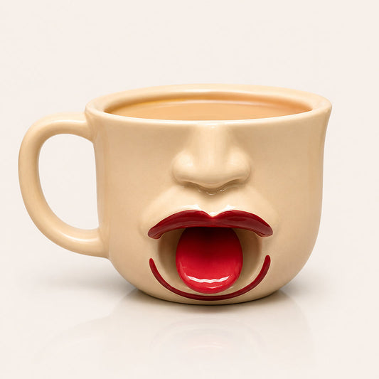 Ausgefallene Keramiktasse mit abstraktem Zungenmotiv